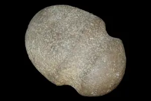 3 3/4" Full Grooved Axe, Des Moines Co., Iowa