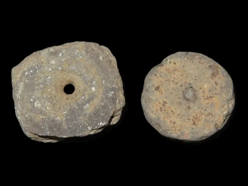 Pair of Pottery Beads, Dunklin Co., Missouri from auction in Quincy, Illinois — image 18