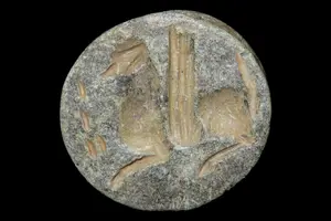 1 1/8" Ancient Roman Seal Stamp Bead