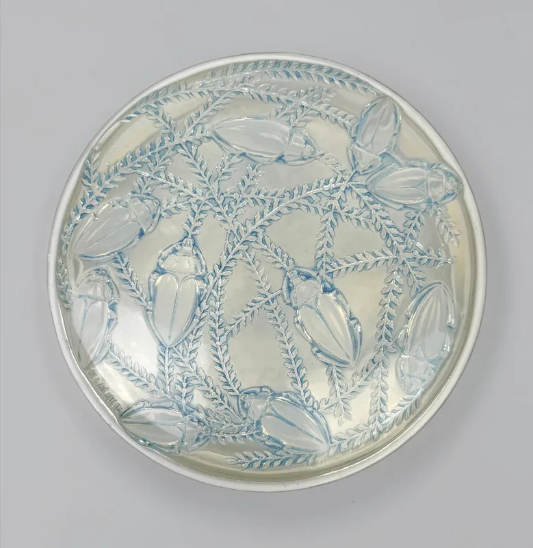 Lalique "Cleones" Opalescent Glass Powder Box from auction in Saint Paul, Minnesota — image 8