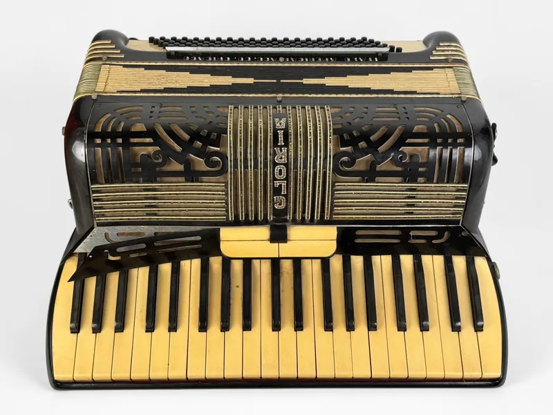 Vintage "Gloria" Italo American Piano Accordion from auction in Saint Paul, Minnesota — image 42