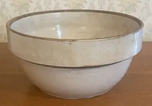 American Stoneware 4-Quart Mixing Bowl with Banded Rim
