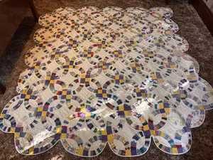 Hand Stitched Cotton Double Wedding Ring Patchwork Quilt with Scalloped Edge