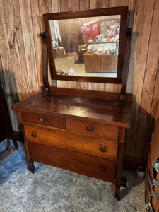 American Arts and Crafts Quartersawn Oak Dresser with Swivel Mirror