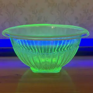 Uranium Glass Paneled Round Mixing Bowl