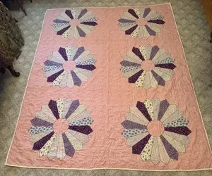 Large Handmade Dresden Plate Pattern Patchwork and Applique Cotton Quilt
