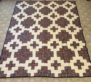 Contemporary Floral and Cream Cotton Plus Pattern Quilt