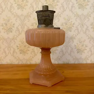 Aladdin Pink Alacite Glass Washington Drape Kerosene Mantle Table Lamp