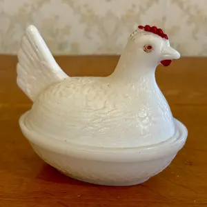 Hazel-Atlas Milk Glass Miniature Hen on Nest Covered Dish