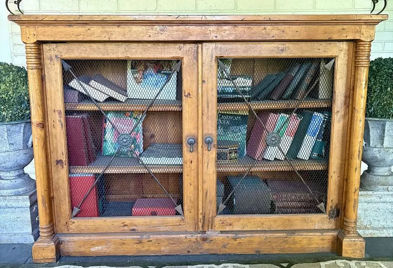 The Arnold Estate | Timeless Furnishings & Fine Art – Swisher Bros. Auction