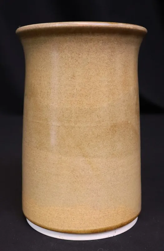 Hanlon, porcelain, tan jar from auction in Lindsborg, Kansas — image 27