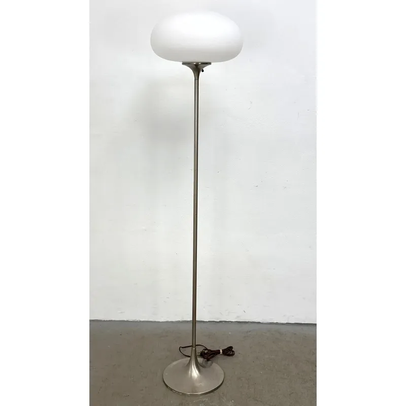 Original Vintage Laurel Mushroom Floor Lamp. Bill Curry. from auction in Upper Chichester, Pennsylvania — image 26
