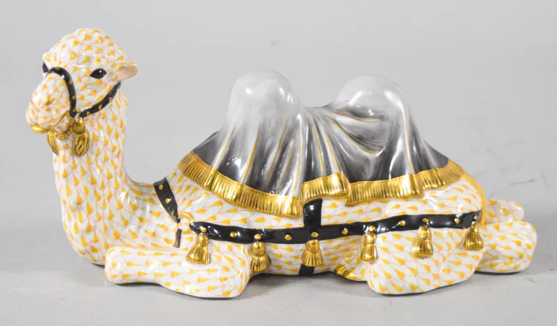 Herend Kingdom Classic Bactrian Camel in Orange Fishnet Pattern from auction in Lincoln Park, New Jersey — image 32