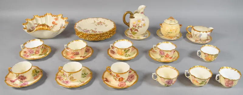 32 Pieces Royal Worcester and Hammersley & Co Porcelain from auction in Lincoln Park, New Jersey — image 43