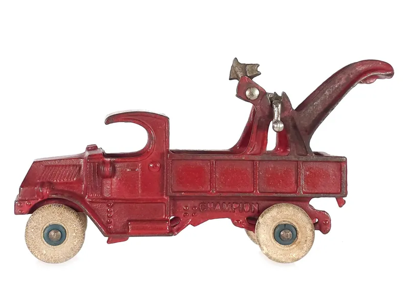 Champion Cast Iron Mack Tow Truck 8.5" from auction in Myakka City, Florida — image 4