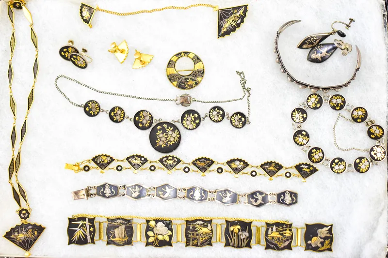 JAPANESE DAMASCENE JEWELRY ASSORTMENT from auction in Aurora, Oregon — image 7