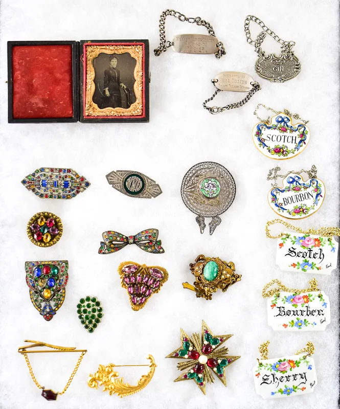 ANTIQUE DECOR ASSORTMENT: TIN-TYPE, DECANTER LABELS, STELRING SILVER, JEWELRY from auction in Aurora, Oregon — image 11