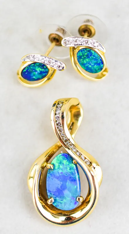 14KT GOLD AUSTRALIAN OPAL PENDANT & EARRINGS from auction in Aurora, Oregon — image 24