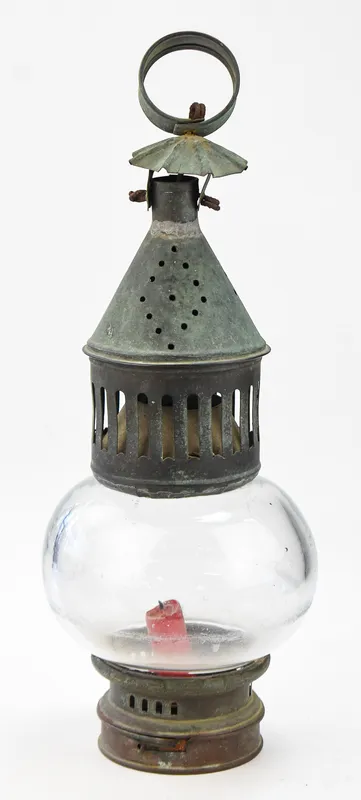 WHALE OIL-CAMPHENE PUNCHED TIN ONION GLOBE LAMP from auction in Aurora, Oregon — image 35