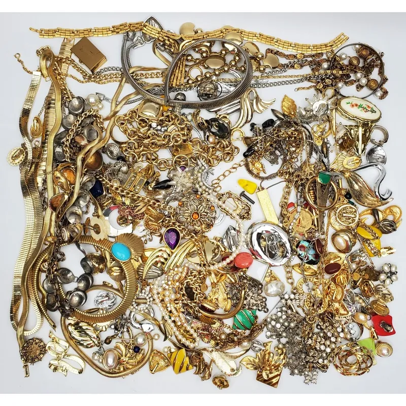 Lot of Very Fine Vintage Untested Costume Jewelry from auction in East Meadow, New York — image 14