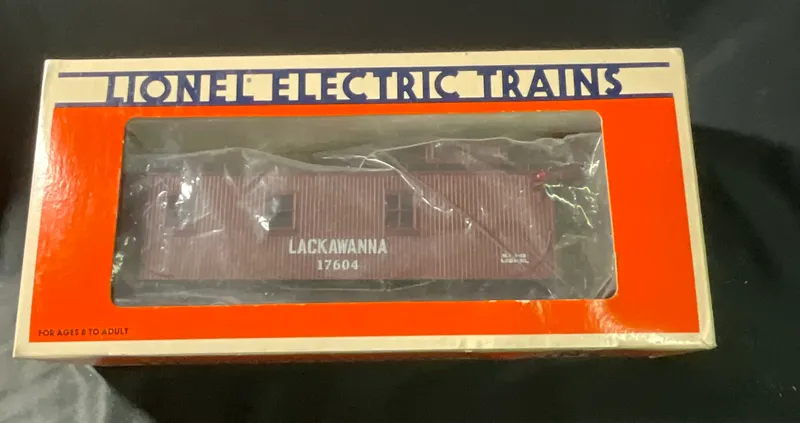 Lionel 6-17604 Delaware Lackawanna and Western Standard O Caboose in Original Box from auction in Campbell, New York — image 19