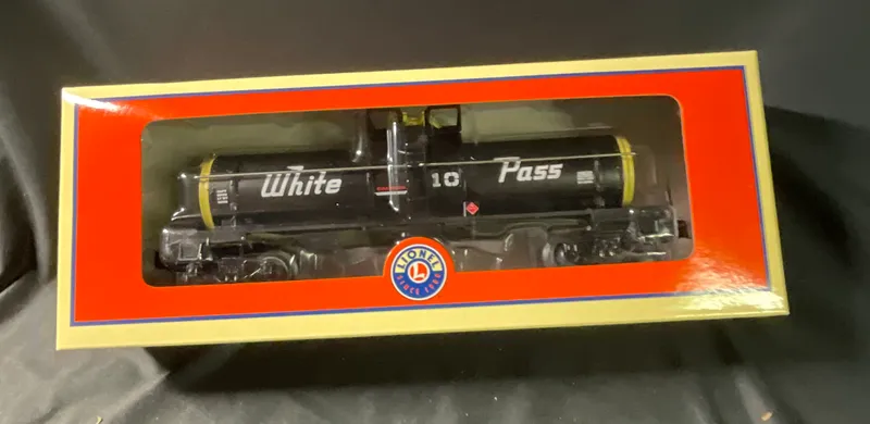 Lionel O Gauge White Pass and Yukon Tank Car Road Number 10 No. 6-29632 from auction in Campbell, New York — image 35