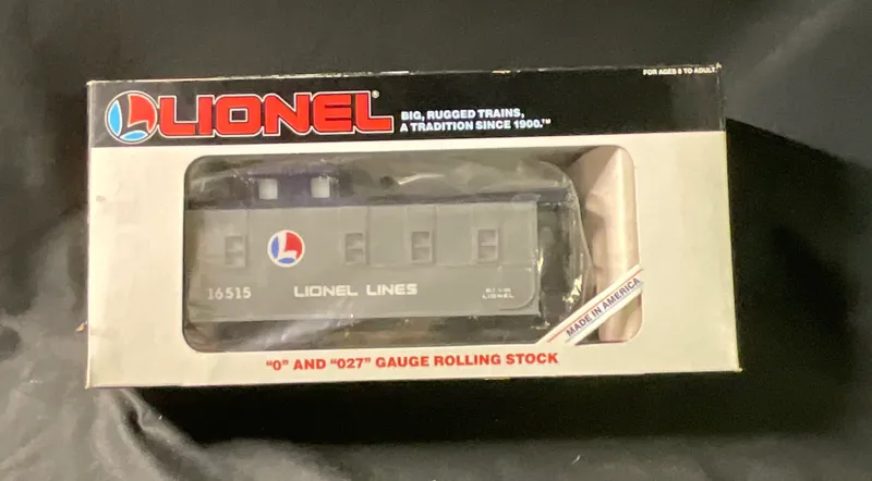 Lionel Trains 6-16515 Lionel Lines Railscope Caboose with Lighted Interior in Original Box from auction in Campbell, New York — image 31