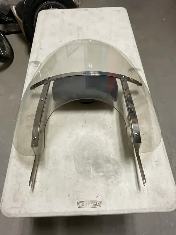 One Harley-Davidson Detachable Motorcycle Windshield with Integrated Pouch from auction in Campbell, New York — image 29