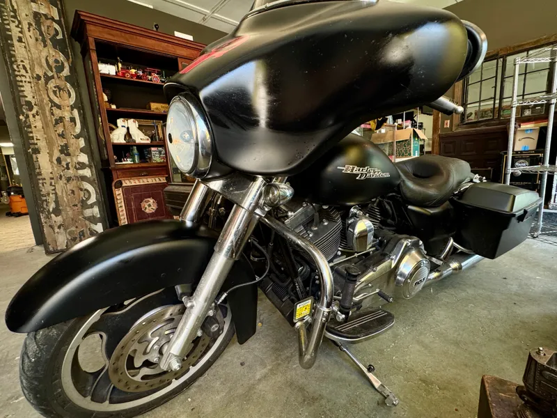 Harley-Davidson FLHX Street Glide Motorcycle from auction in Campbell, New York — image 35