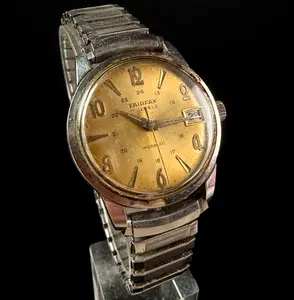 Fairfax 17 Jewels Swiss Made Manual Wind Wristwatch with Expansion Bracelet