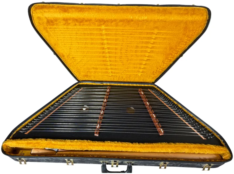 Dusty Strings Apprentice Hammered Dulcimer Serial 6224 Dated 1989 from auction in Lancaster, Ohio — image 24