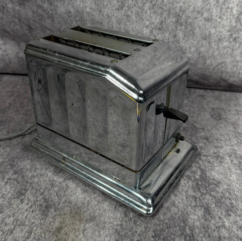 Waters-Genter Toastmaster Model 1B3 Art Deco Chrome Toaster from auction in Lancaster, Ohio — image 25