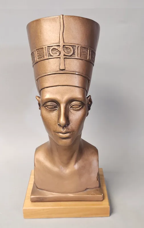 Austin Productions 1961 Nefertiti Bust from auction in Okemos, Michigan — image 38
