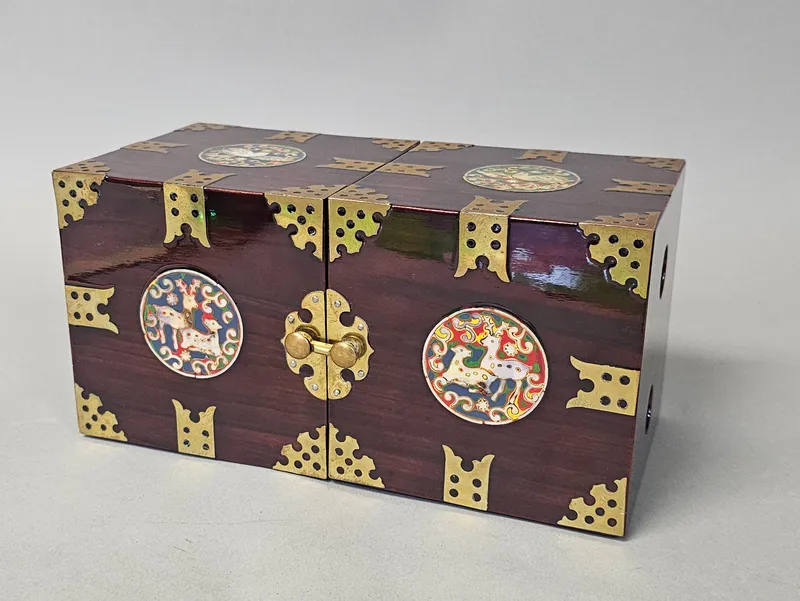 Korean Lacquered Folding Jewelry Chest from auction in Okemos, Michigan — image 44
