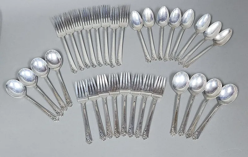 Heirloom Sterling Damask Rose Flatware 1464.64 Grams from auction in Okemos, Michigan — image 3